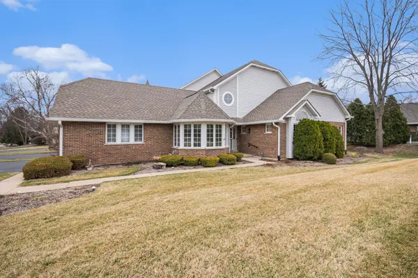 13733 Steeples RD, Lemont, IL 60439