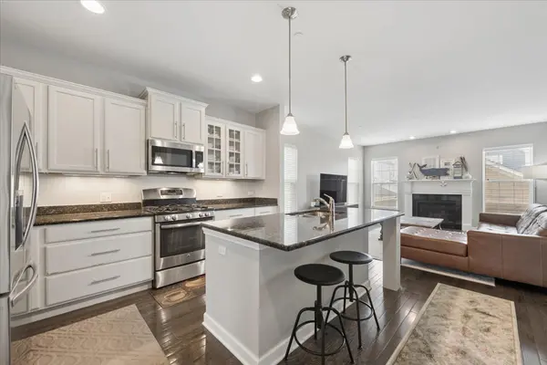 24 N Lincoln LN, Arlington Heights, IL 60004
