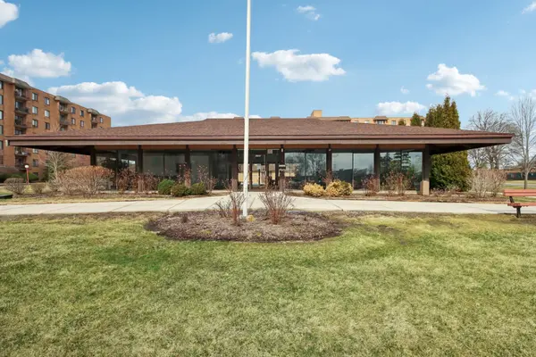 1727 W CRYSTAL LN #311, Mount Prospect, IL 60056