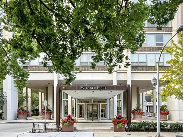 70 W Burton PL #301F, Chicago, IL 60610
