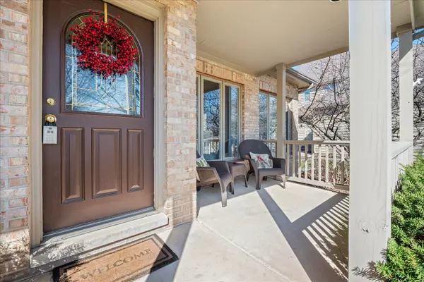 364 AVENA CIR, Naperville, IL 60565