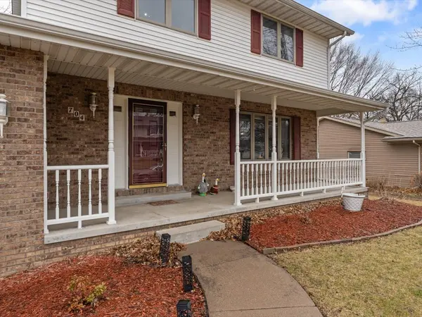 704 E 6th ST, Coal Valley, IL 61240