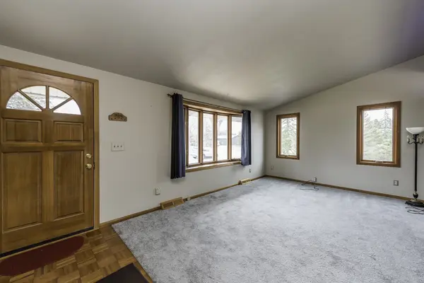 22171 W Pineview DR, Antioch, IL 60002