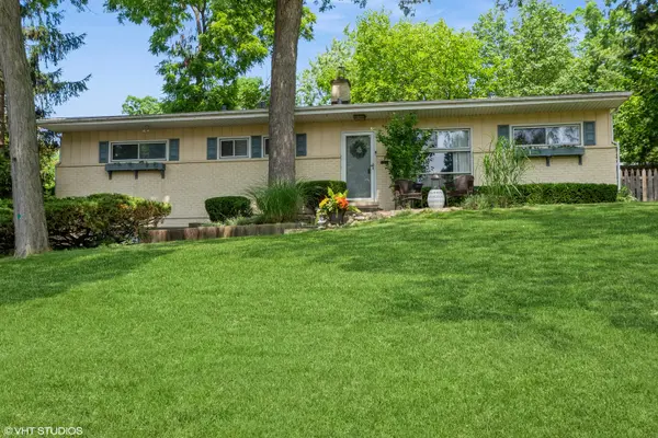 595 Ravinia RD, Highland Park, IL 60035