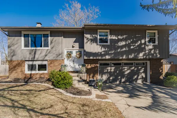 1114 Andover ST, Bloomington, IL 61704