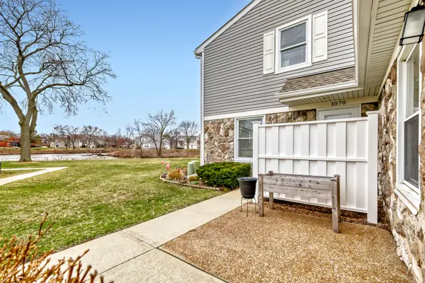1064 Hampton HBR #1064, Schaumburg, IL 60193