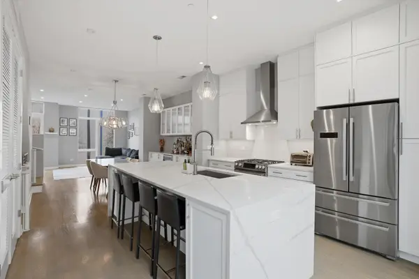 2527 W Homer ST, Chicago, IL 60647