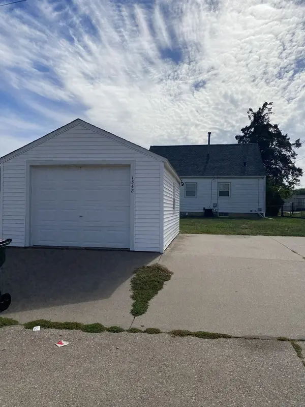 1548 W CENTRAL PARK AVE, Davenport, IA 52804
