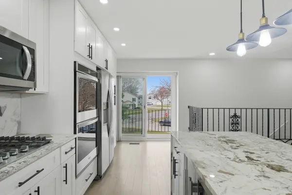 2198 N Oakbrook CIR #2198, Palatine, IL 60074