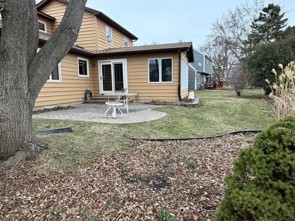 3 Windjammer CT, Third Lake, IL 60030