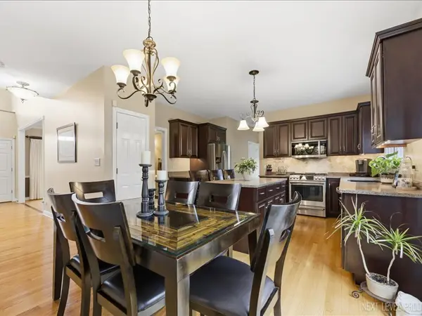 1109 Edwards DR, Batavia, IL 60510