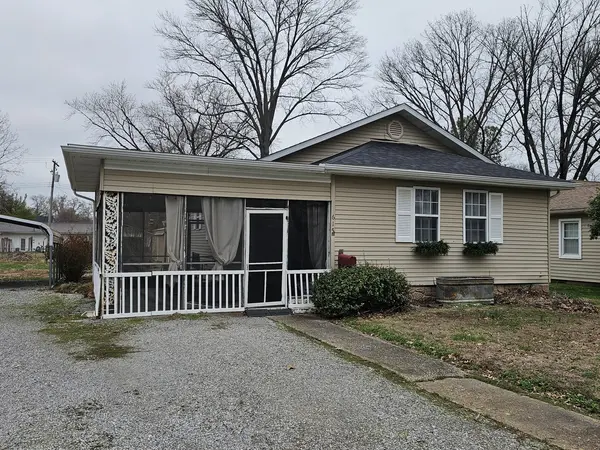 615 Mitchell ST, Benton, IL 62812