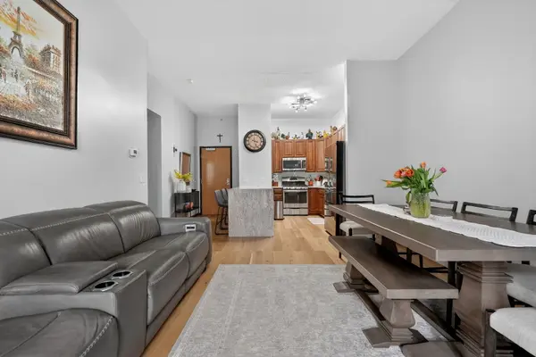 9355 Irving Park RD #122, Schiller Park, IL 60176