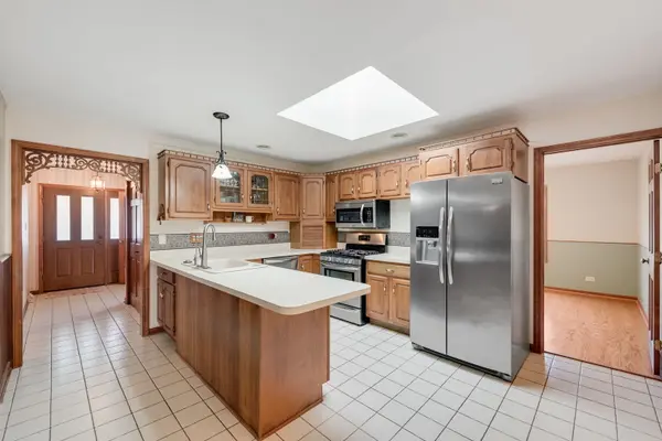30 N Melanie CT, Crete, IL 60417