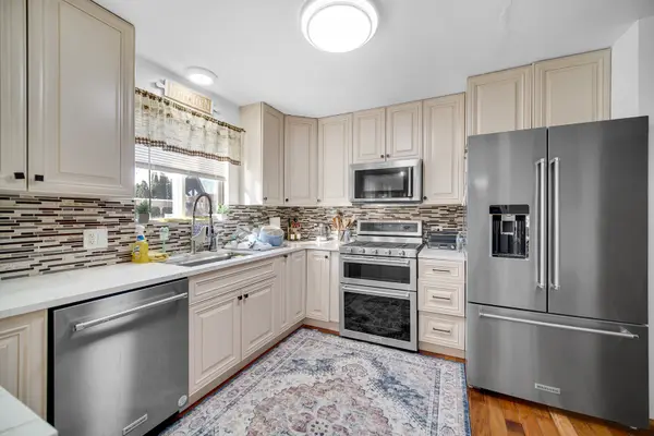 504 Pheasant Chase DR, Bolingbrook, IL 60490