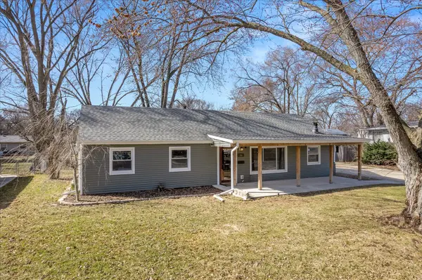 25 Seneca DR, Montgomery, IL 60538