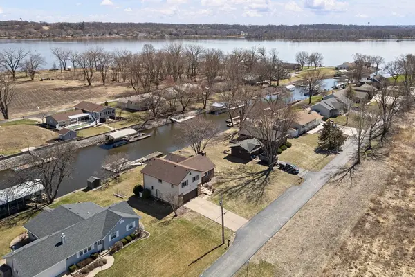 3545 W Harbor DR, Bettendorf, IA 52722