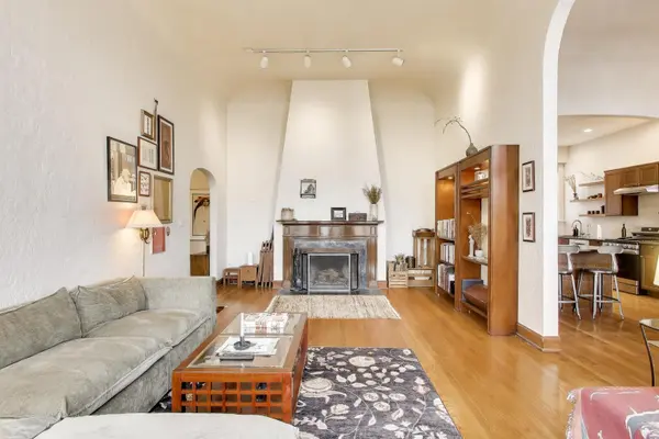 480 Sheridan RD #3, Evanston, IL 60202