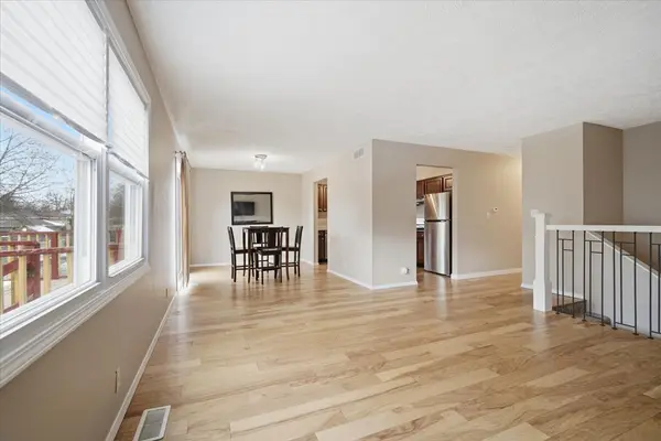 1204 Kim DR, Bloomington, IL 61704