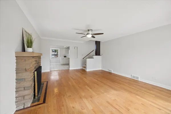 1249 Highridge Pkwy, Westchester, IL 60154