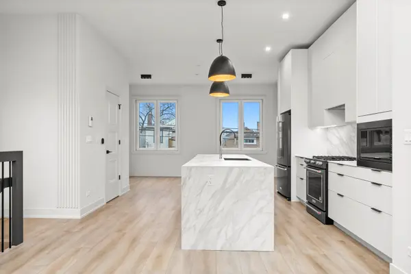 4214 W Belmont AVE #5, Chicago, IL 60641