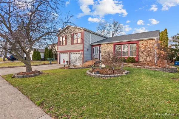 18 Hesterman DR, Glendale Heights, IL 60139