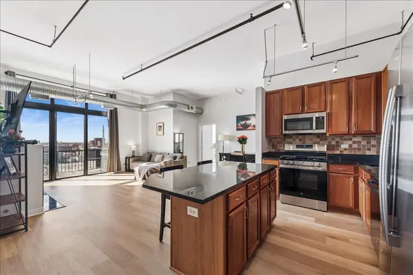 833 W 15th PL #907, Chicago, IL 60607