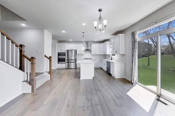 1072 Avery Ridge CIR, Lake Zurich, IL 60047
