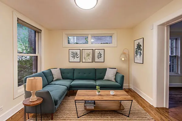 6420 N Navajo AVE, Chicago, IL 60646