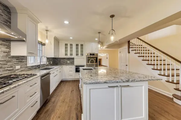 6420 N Navajo AVE, Chicago, IL 60646