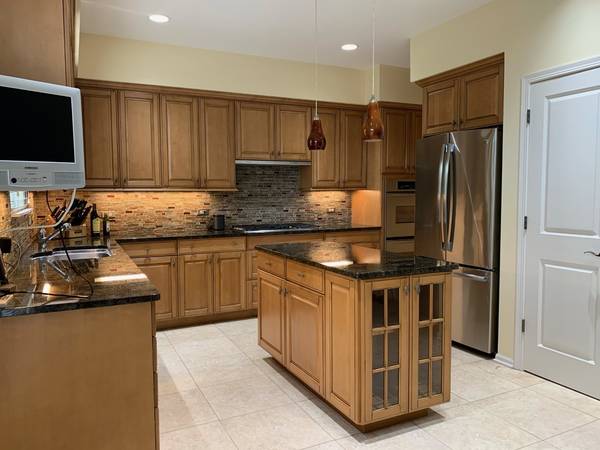 700 Samson WAY, Northbrook, IL 60062