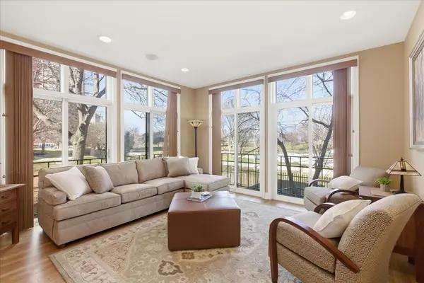950 W Berwyn AVE #9, Chicago, IL 60640