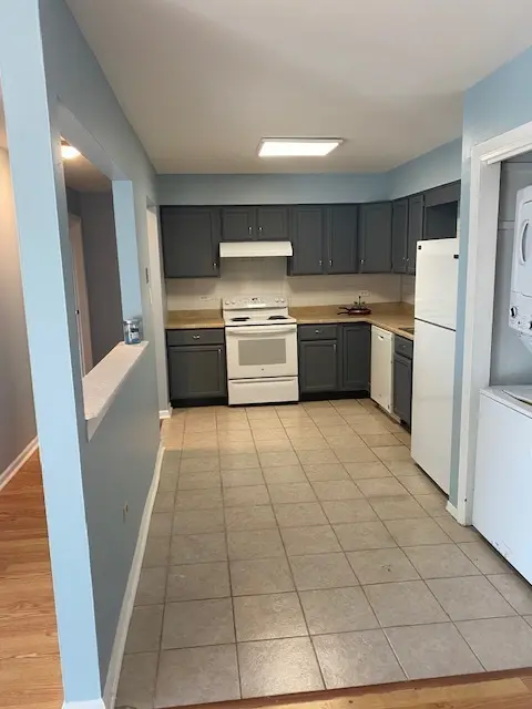 143 W Elk TRL #342, Carol Stream, IL 60188