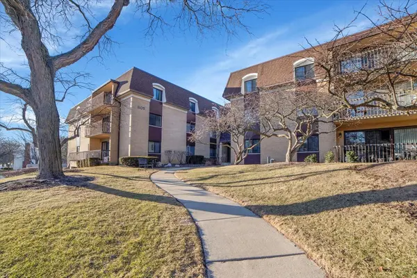 1105 N Mill ST #315, Naperville, IL 60563