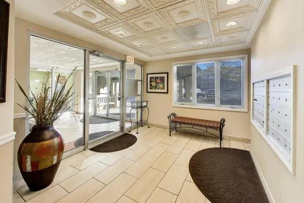 3940 W Bryn Mawr AVE #501, Chicago, IL 60659