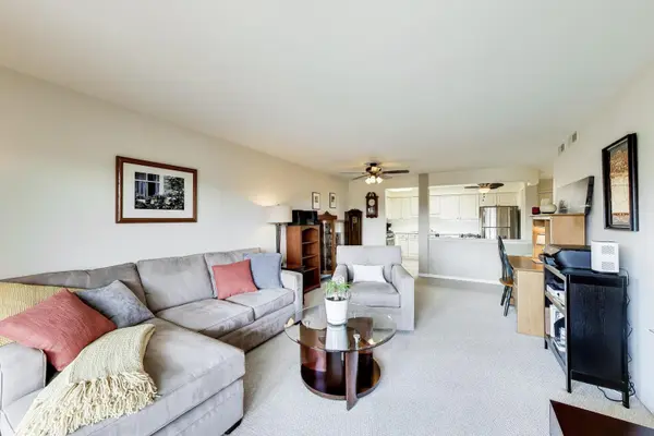 3940 W Bryn Mawr AVE #501, Chicago, IL 60659