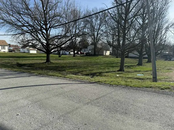 000 Emmma ST, Christopher, IL 62822