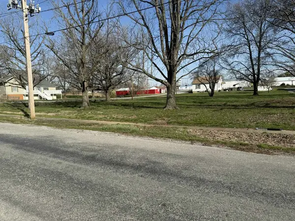 000 Emmma ST, Christopher, IL 62822