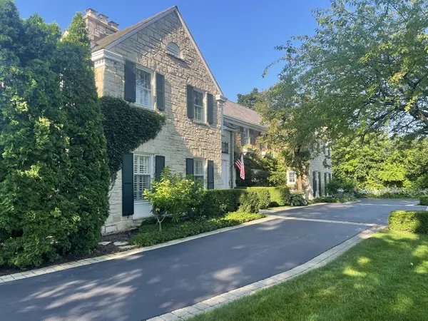 965 Castlegate CT, Lake Forest, IL 60045