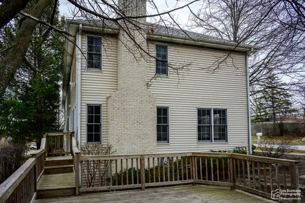 16W536 58th ST, Clarendon Hills, IL 60514