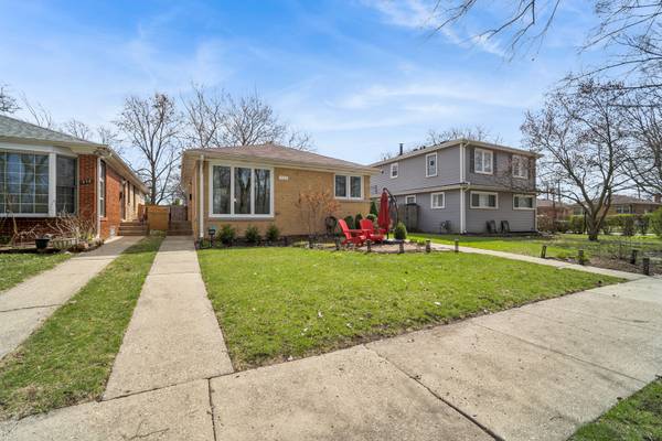 933 McDaniel AVE, Evanston, IL 60202