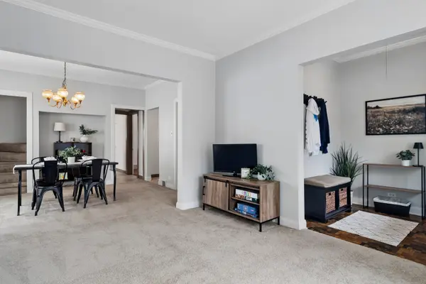 5027 W Ainslie ST, Chicago, IL 60630