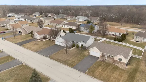 855 Yorkshire TER, Crete, IL 60417