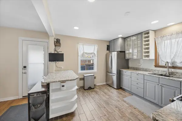 3813 N CUMBERLAND AVE, Chicago, IL 60634