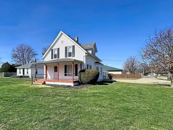 102 W 19th AVE, Coal Valley, IL 61240