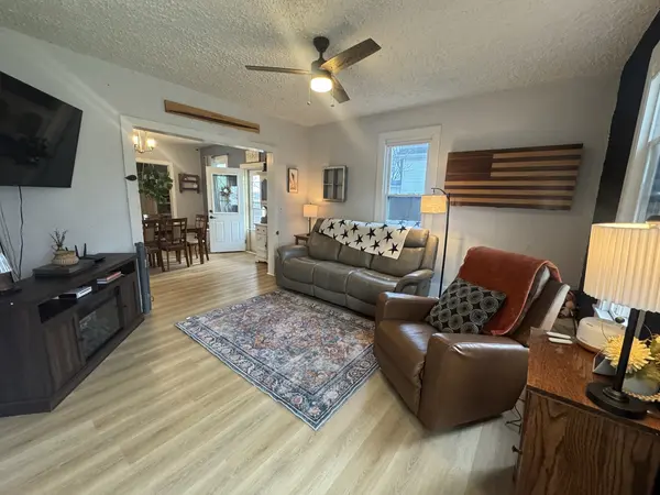 616 NW 2nd AVE, Aledo, IL 61231