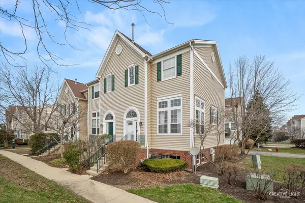 2436 Courtyard CIR #1, Aurora, IL 60506