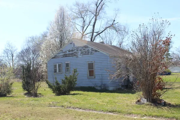1025 E Noleman ST, Centralia, IL 62801