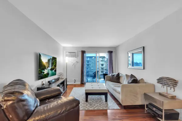 320 CIRCLE AVE #404, Forest Park, IL 60130