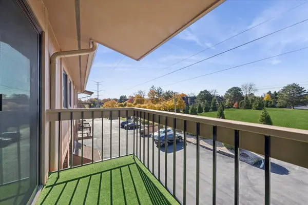 7990 Garfield AVE #14-3,  Burr Ridge,  IL 60527